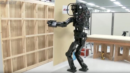 В Японии представили робота, который станет будущим строительных технологий